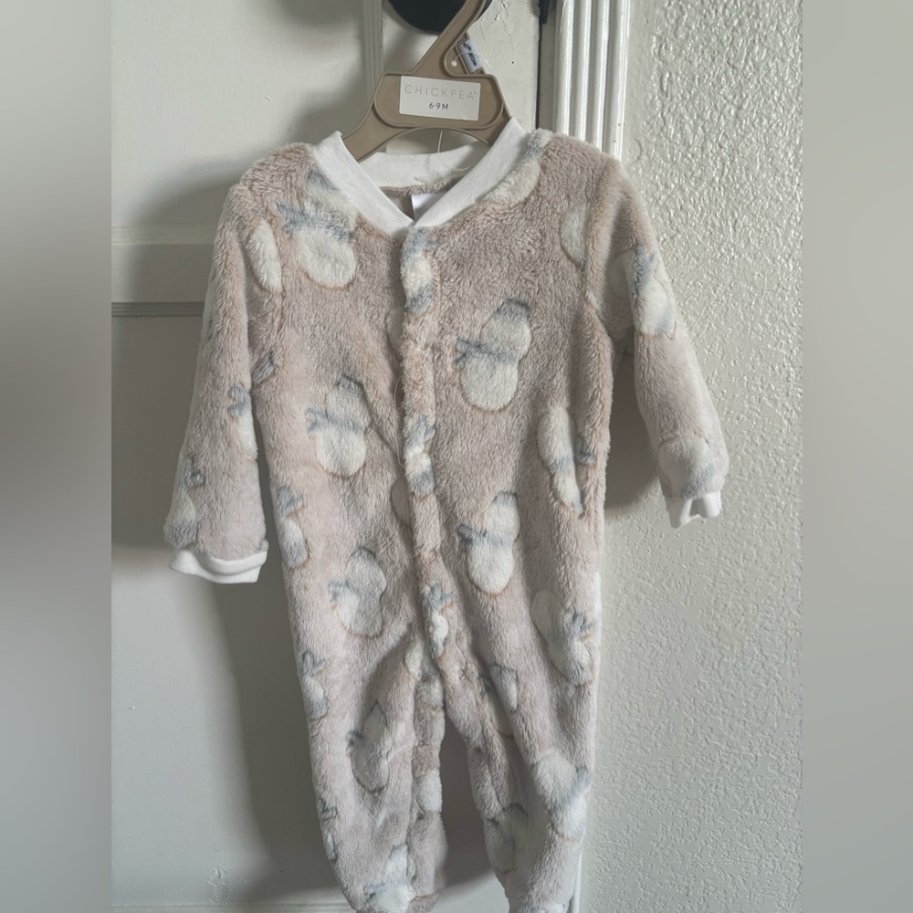 Chickpea Baby Fleece Onesie with Bear Print